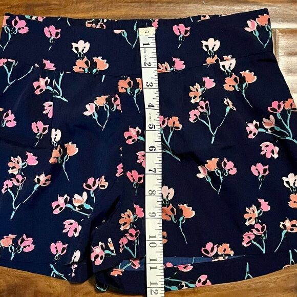 Charlotte Russe Flower Shorts - Picture 5 of 6